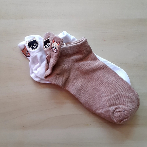 Embroidered Cat Sock Set - Picture 2 of 2